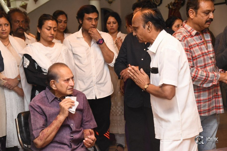 Celebrities-Pay-Homage-to-Vijaya-Nirmala-Garu